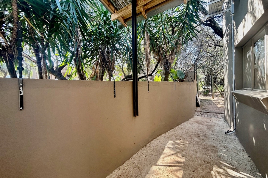 6 Bedroom Property for Sale in Melodie North West